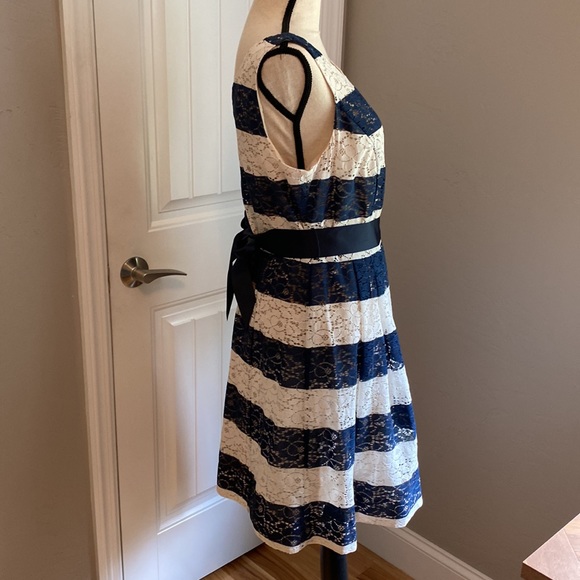 Robbie Bee fit and flare dress - Picture 5 of 10